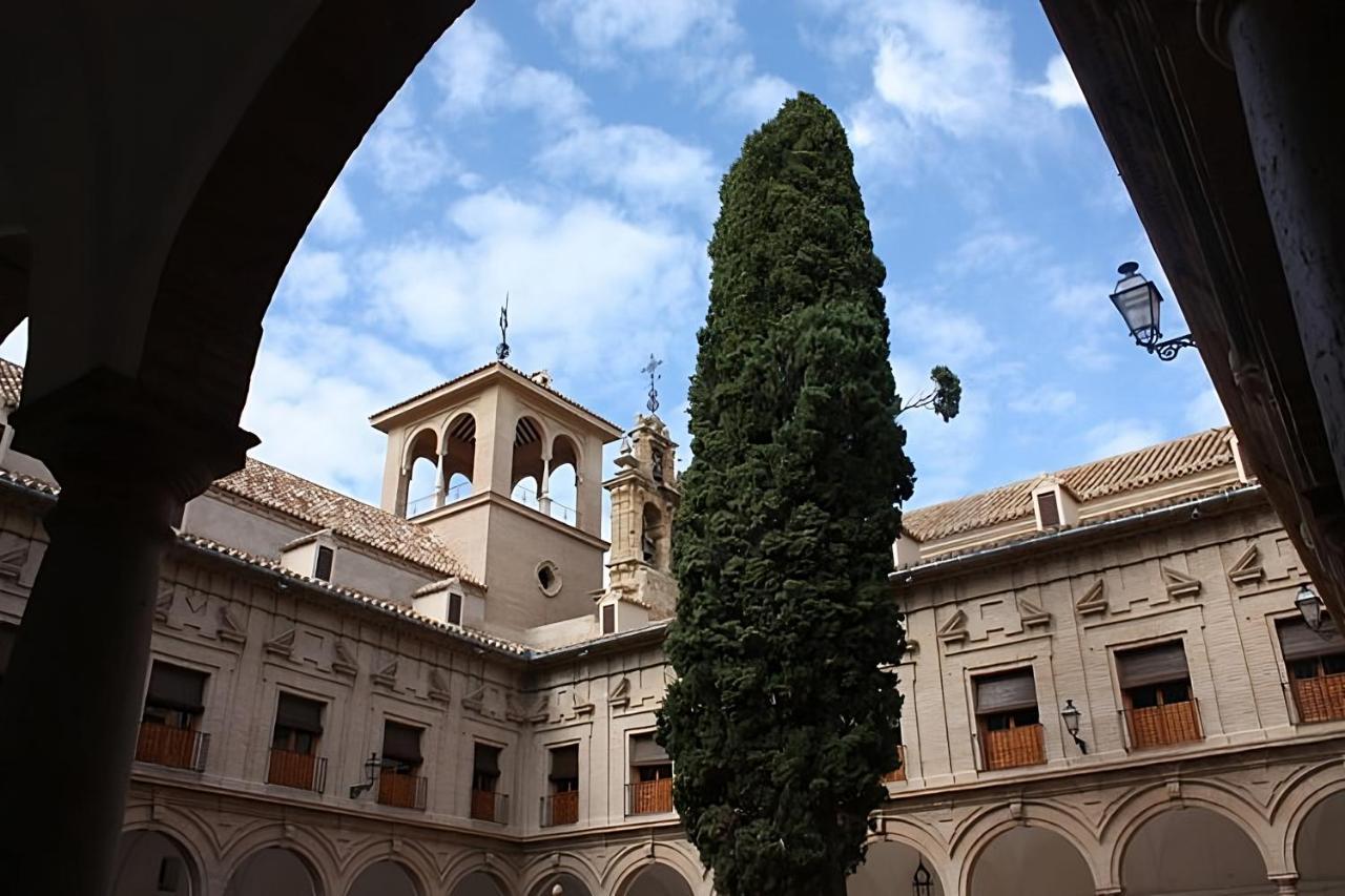 Colon * Antequera
